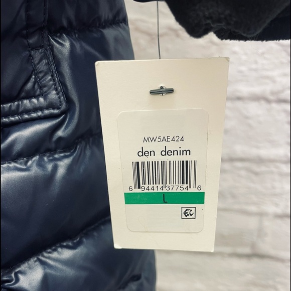 NWT, Andrew Marc Belted Puffer w/ REAL fur, Navy, Size L - Picture 14 of 14